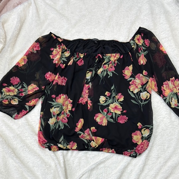 Torrid Smocked Floral Puff Sleeve Top Black Pink - Picture 1 of 5